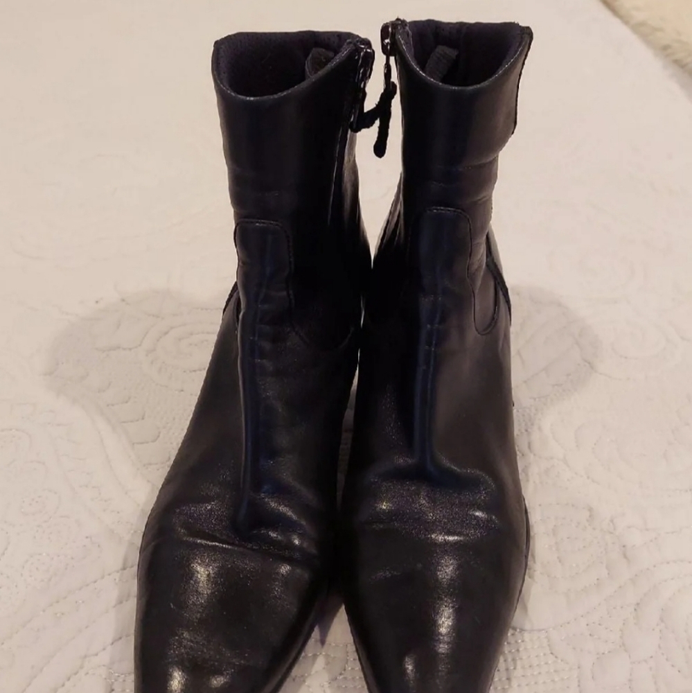 Prada boots - Picture 3 of 3